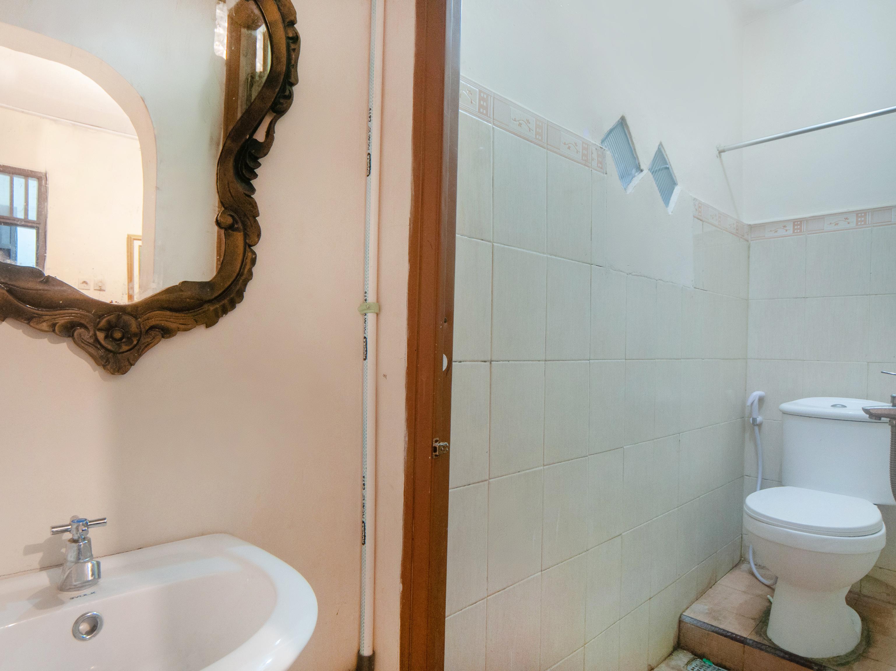 Oyo 2256 Danysa Guesthouse Cakarta Dış mekan fotoğraf