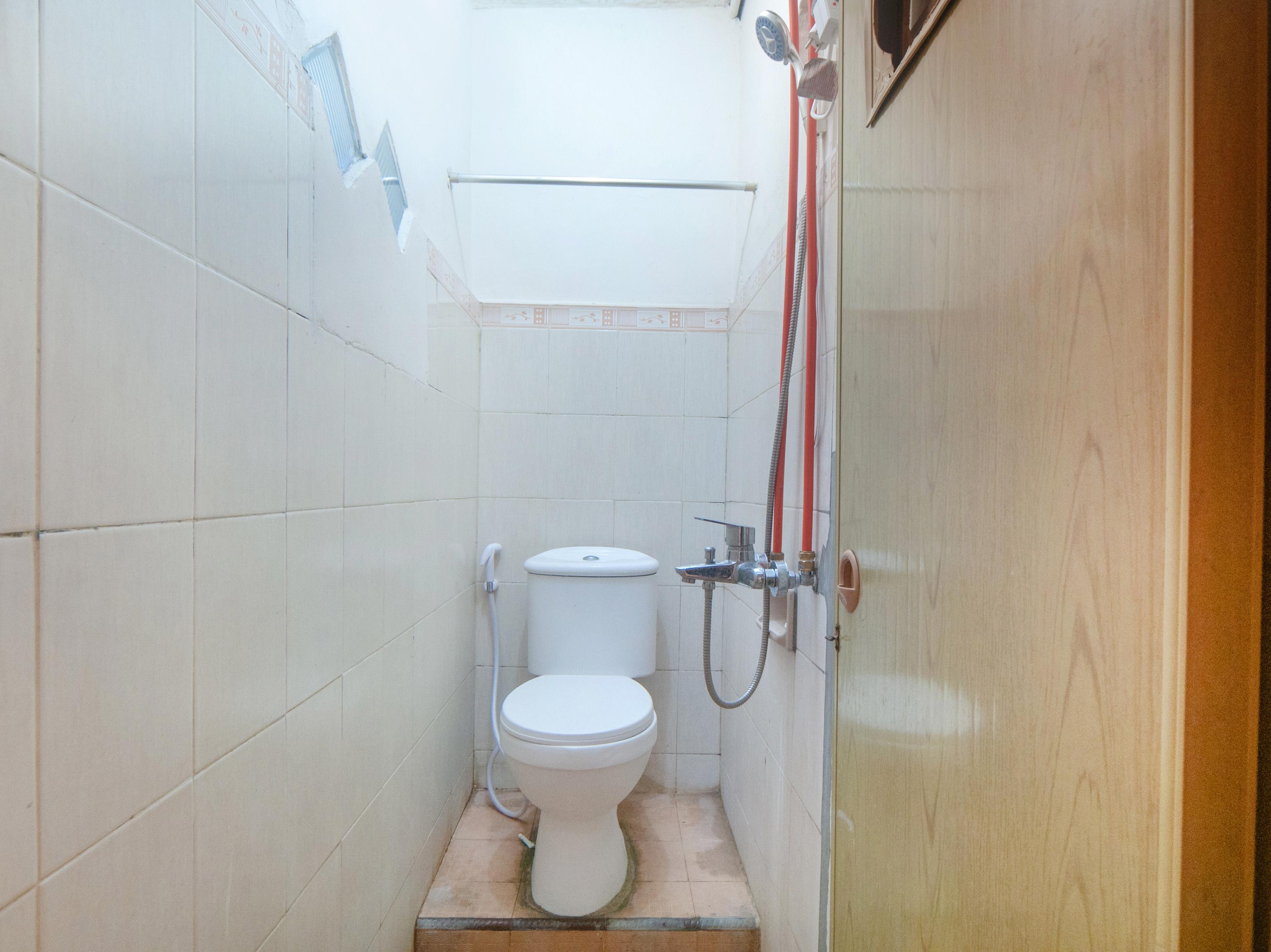 Oyo 2256 Danysa Guesthouse Cakarta Dış mekan fotoğraf