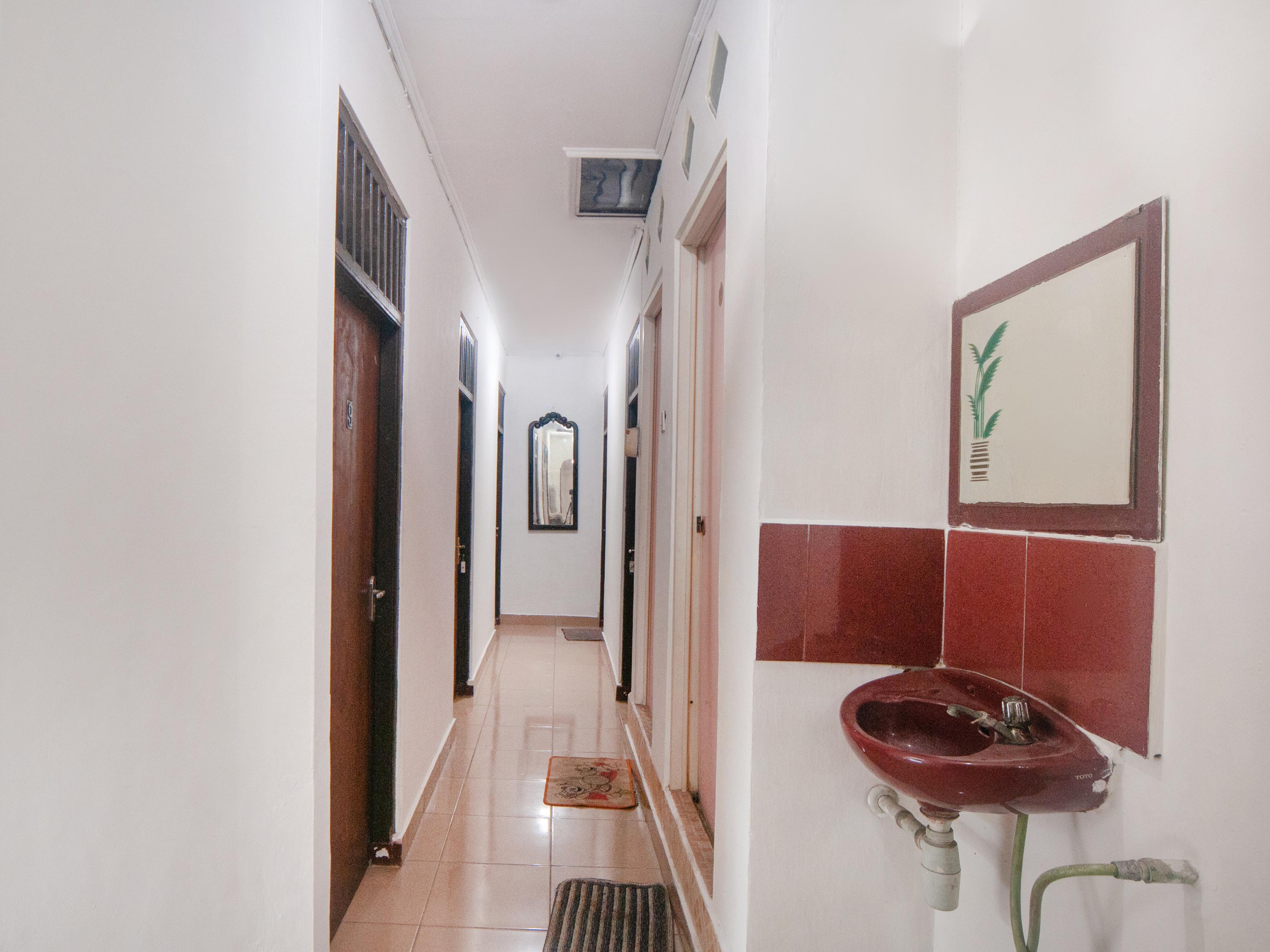 Oyo 2256 Danysa Guesthouse Cakarta Dış mekan fotoğraf